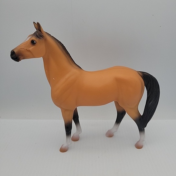 Breyer Other - Breyer Horse #61149 Deluxe Country Stable Horse Only‎